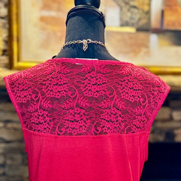 Stylish fitted Red Blouse with draped front and Lace on the back, Size Medium - Picture 8 of 8